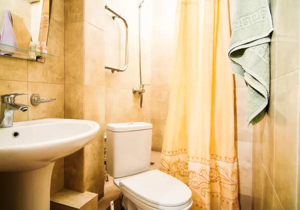 2-местный номер 2 категории во 2 корпусе санатория «Кирова» в Кисловодске - фотография