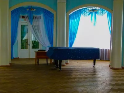 Зал для концертов оркестров филармонии в санатории им.С.М. Кирова в городе Кисловодске - фотография