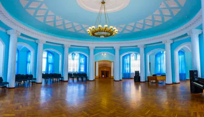 Зал для концертов оркестров филармонии в санатории им.С.М. Кирова в городе Кисловодске - фотография