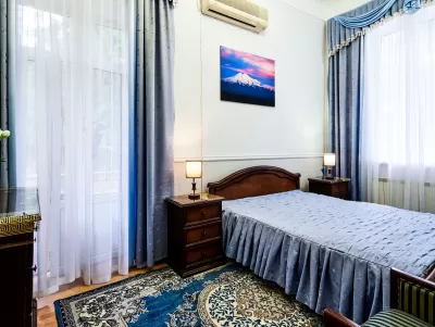 Номер «Люкс» 2-комнатный в санатории «Кирова» в Кисловодске - фотография